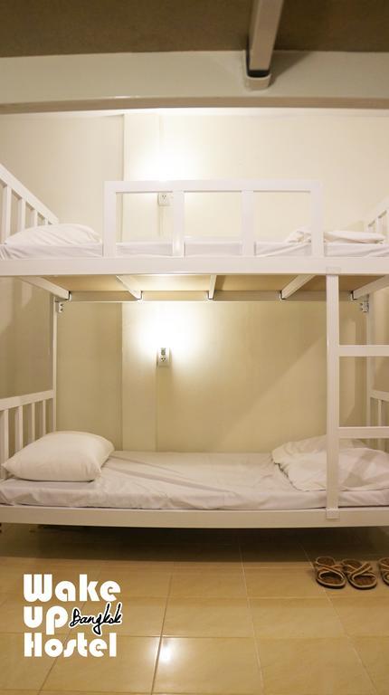 Wake Up Hostel Bangkok Eksteriør billede