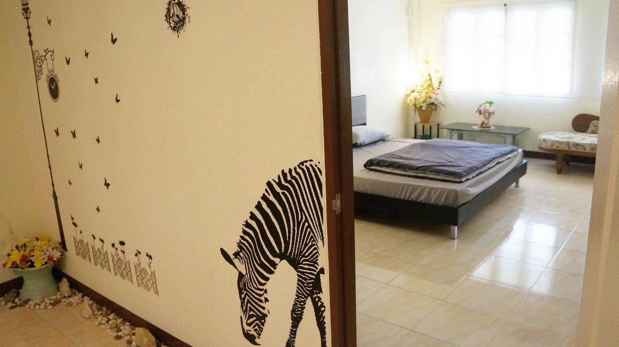 Wake Up Hostel Bangkok Eksteriør billede